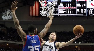 Výprask! Dallas rozdrtil v NBA Philadelphii o 53 bodů, vyhrál 123:70