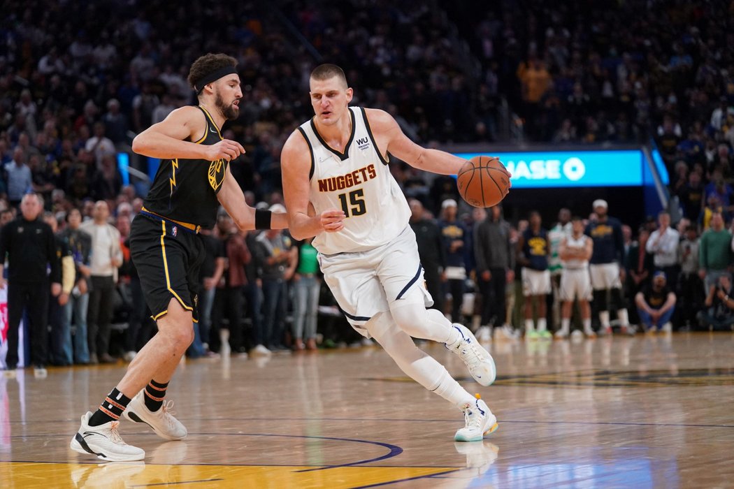 Srbský basketbalista Nikola Jokič z Denveru Nuggets byl vyhlášen nejužitečnějším hráčem sezony NBA