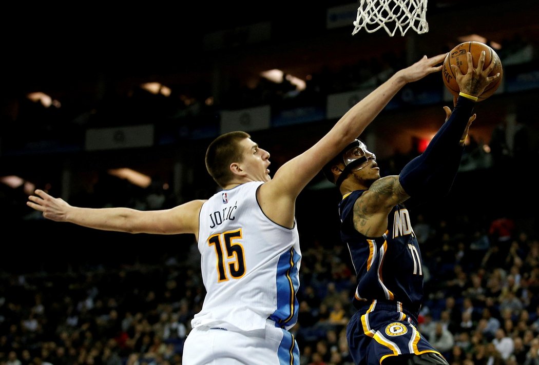 Srbský basketbalista Nikola Jokič z Denveru Nuggets byl vyhlášen nejužitečnějším hráčem sezony NBA