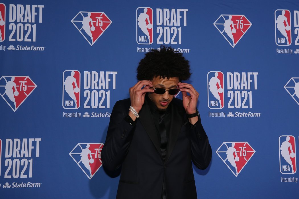 Jedničkou draftu basketbalové NBA se stal rozehrávač Cade Cunningham, kterého si vybral Detroit