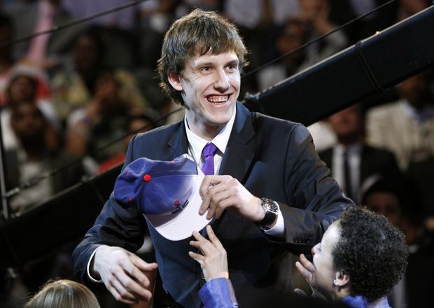 Český basketbalista si od příští sezony zahraje NBA, nejprestižnější soutěž na světě Český basketbalista si od příští sezony zahraje NBA, nejprestižnější soutěž na světě