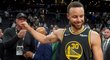 Steph Curry si podmanil 4. finále NBA, Warriors táhl za výhrou 43 body