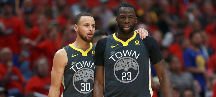 Basketbalisty Golden State a Houstonu dělí už jen jedno vítězství od očekávaného vzájemného souboje ve finále Západní konference play off NBA.