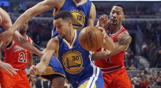 Šampion naděloval. Golden State deklasovalo Chicago o 31 bodů