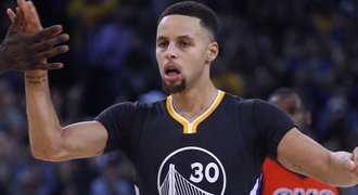 Golden State zdolal v NBA Oklahomu a doma je nadále neporažený