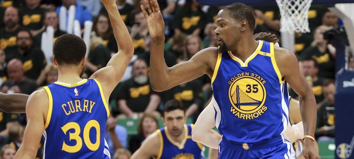 Kevin Durant přispěl celkem 38 body