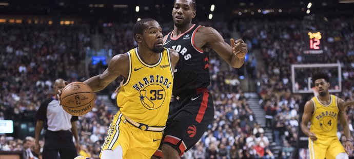 Kevin Durant zvládl nasbírat 51 bodů, výhra ale nepřišla