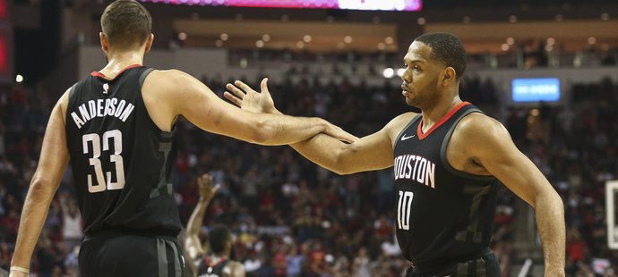 Ryan Anderson a Eric Gordon pomohli Rockets k dalšímu vítězství