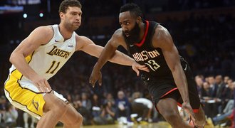 Harden dovedl basketbalisty Houstonu k sedmé výhře v řadě