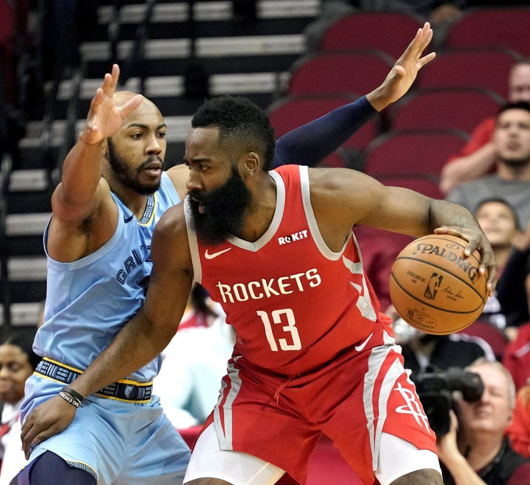 James Harden útočí na rekord Chamberlaina