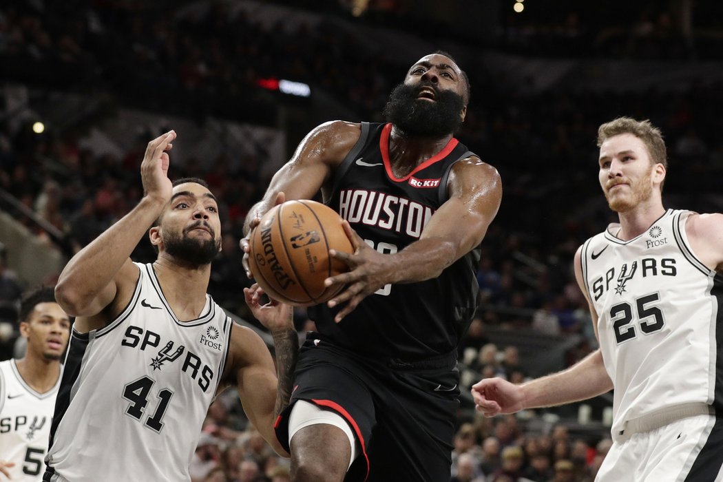 Houston nezachránil ani výtečný James Harden