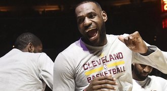 Hádka basketbalových legend: LeBron vrátil úder Barkleymu