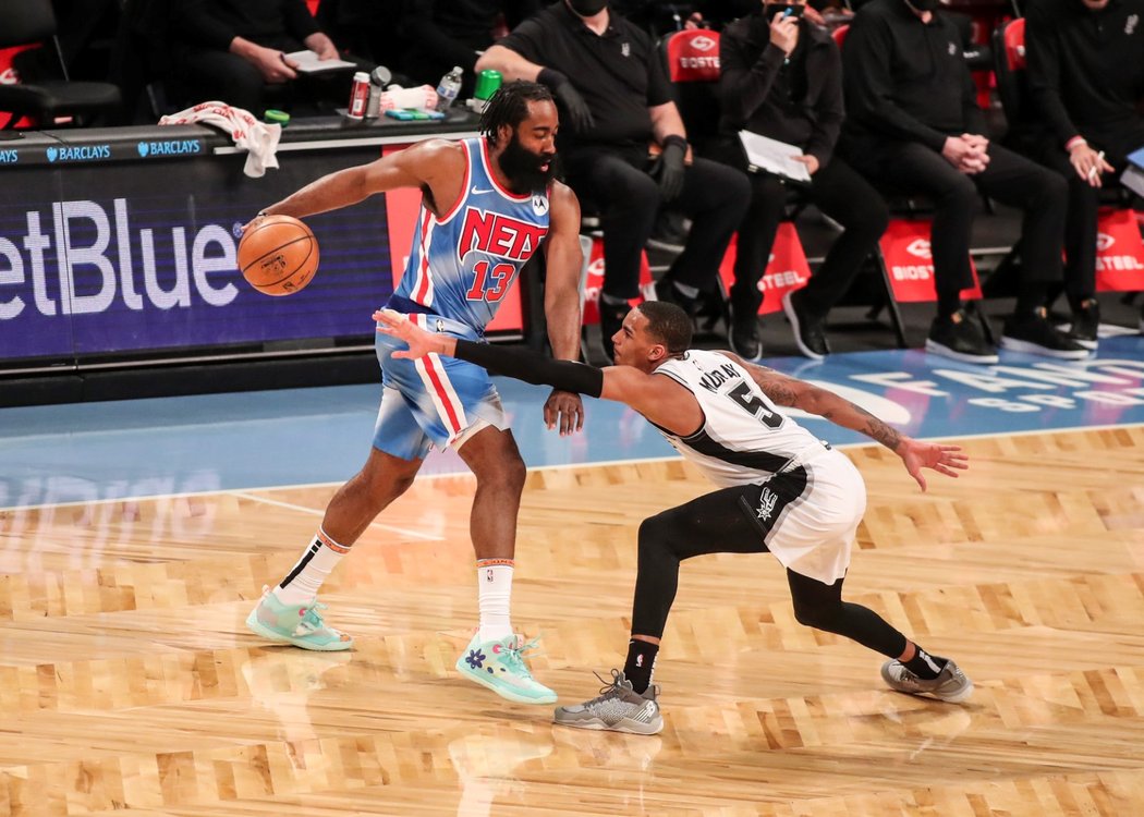 Basketbalista James Harden se po dlouhé pauze vítězně vrátil do sestavy Brooklynu.