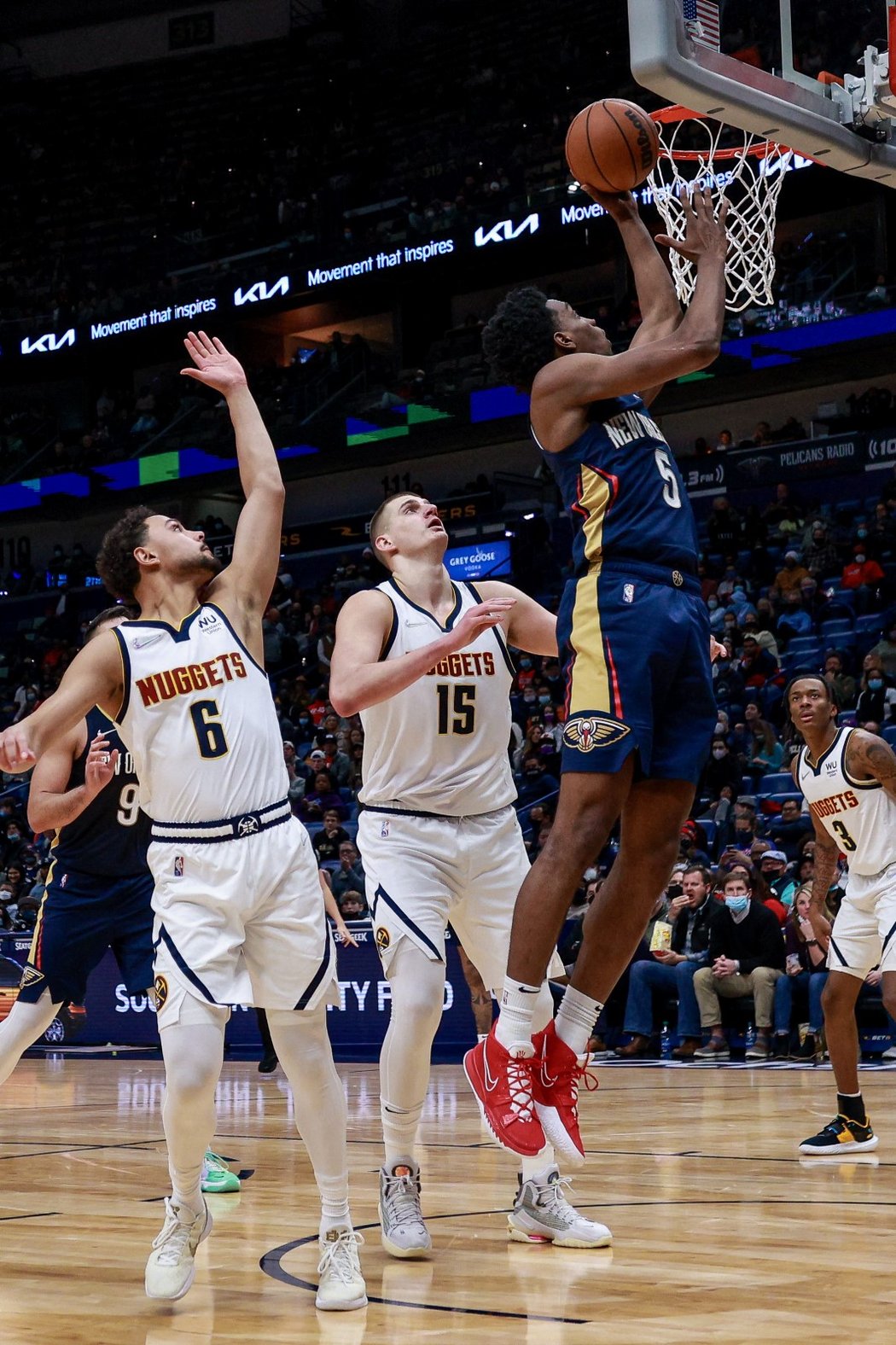 Denver táhl za výhrou nad New Orleans skvělý Nikola Jokič, jenž nasbíral triple double