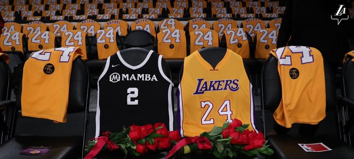 Místa v Staples Center vyhrazená jako památka na tragicky zesnulého Kobeho Bryanta a jeho dceru Gigannu