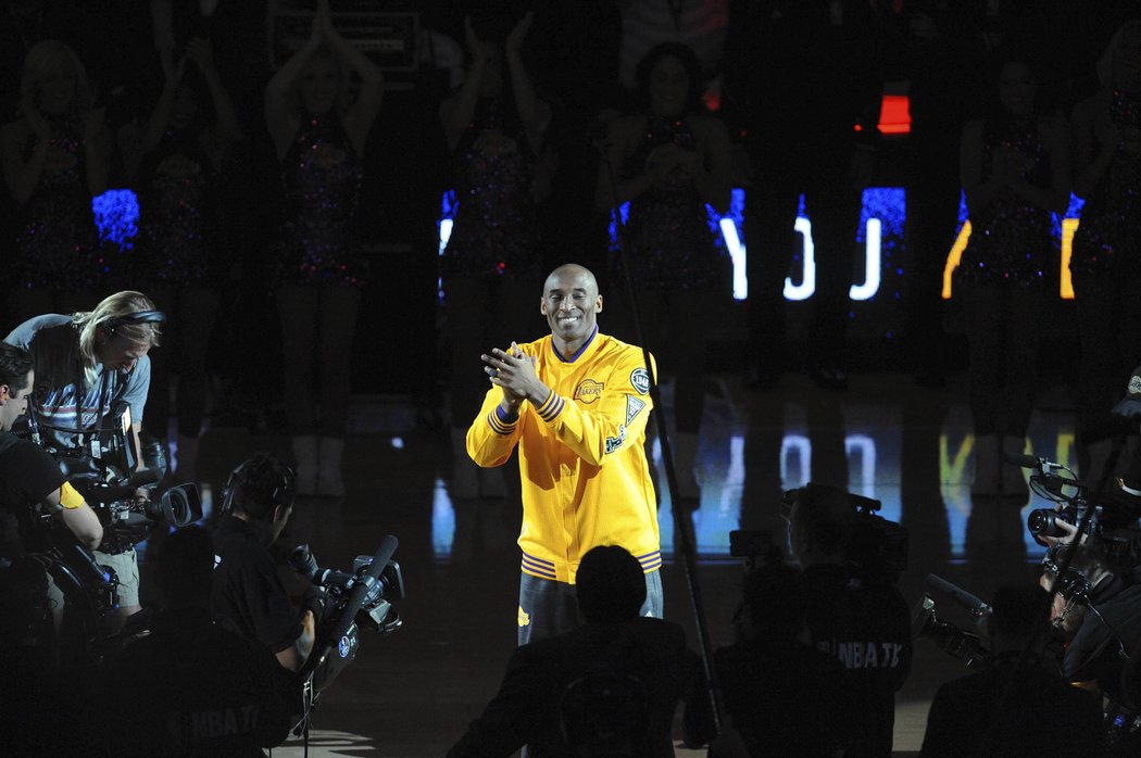 Díky, legendo. Kobe Bryant dal vítězstvím proti Utahu vítěznou tečku za svou kariérou