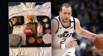 Hvězdy NBA v izolaci: nic moc jídlo, manželky se loučí a sledovací prsten