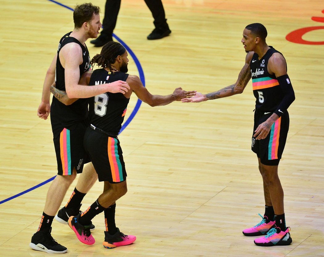 Basketbalisté Los Angeles Clippers nestačili na San Antonio