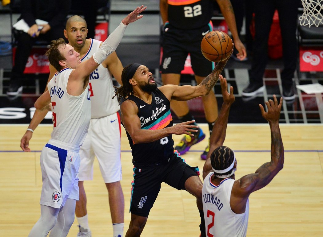 Basketbalisté Los Angeles Clippers nestačili na San Antonio