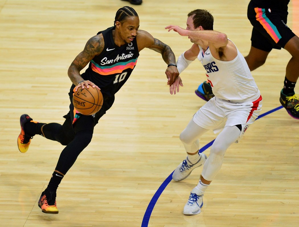 Basketbalisté Los Angeles Clippers nestačili na San Antonio