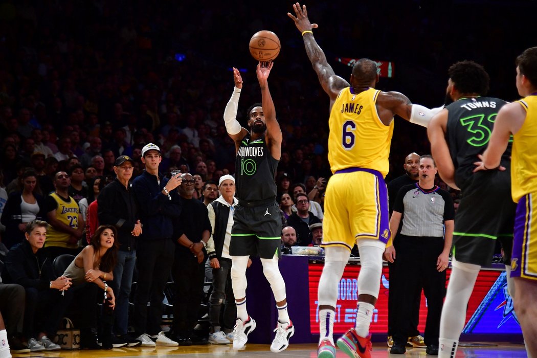 Uvařený, ale ne poražený. LeBron James s Lakers vyválčil play off a posune rekordy