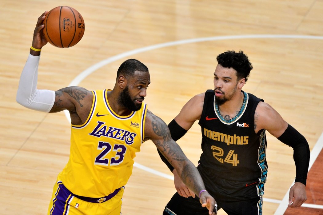 LA Lakers porazili v těsném duelu Memphis Grizzies