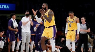 Phoenix přehrál Lakers. New Orleans slaví potřetí v řadě, kouč je hrdý