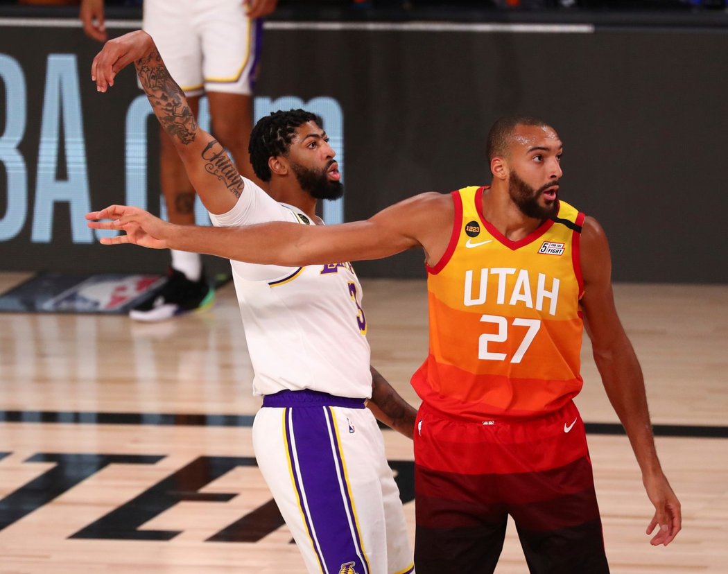 Anthony Davis 42 body dovedl Lakers k výhře nad Utahem