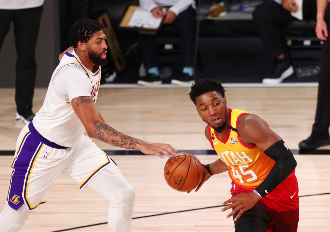 Anthony Davis 42 body dovedl Lakers k výhře nad Utahem