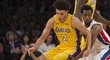 Los Angeles Lakers zastavili rozjetý Detroit, Oklahomu táhl Westbrook