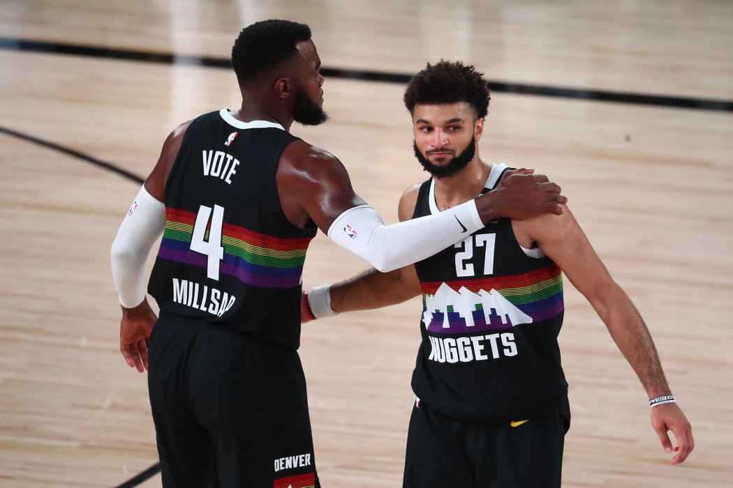 Basketbalisté Denveru zdramatizovali semifinálovou sérii NBA s Los Angeles Lakers a výhrou 114:106 snížili na 1:2 na zápasy. 