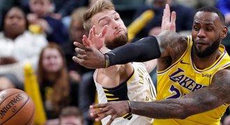 LeBron se trápil a Lakers padli. Indiana ukončila jejich šňůru venkovních výher