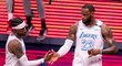 Hvězdný LeBron James v utkání basketbalové NBA mezi Los Angeles Lakers a Indiana Pacers