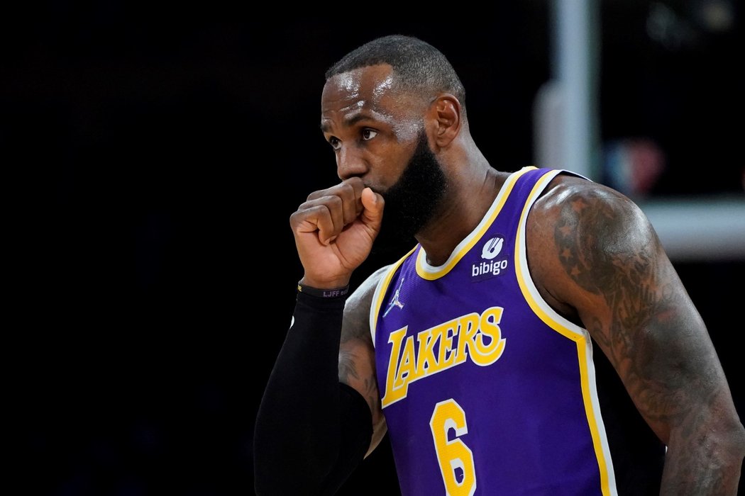 LeBron James se vrátil po zranění a pomohl Lakers k výhře