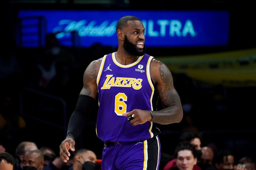 LeBron James se vrátil po zranění a pomohl Lakers k výhře