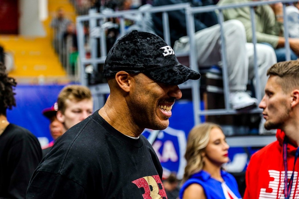 LaVar Ball je kontroverzní chlapík, ale taky otec hvězd draftu NBA