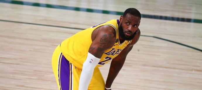 Lakers na cestě za vítězstvím nezastavil ani střelecky špatný den LeBrona Jamese, který zaznamenal pouhých deset bodů, což je pro něj při vítězství v play off nejhorší výkon v kariéře.