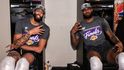 Basketbalisté Los Angeles Lakers po deseti letech zásluhou LeBrona Jamese postoupili do finále NBA.