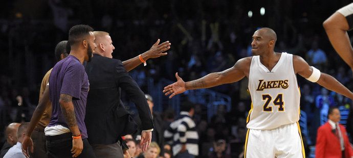Bryant podržel své Lakers.