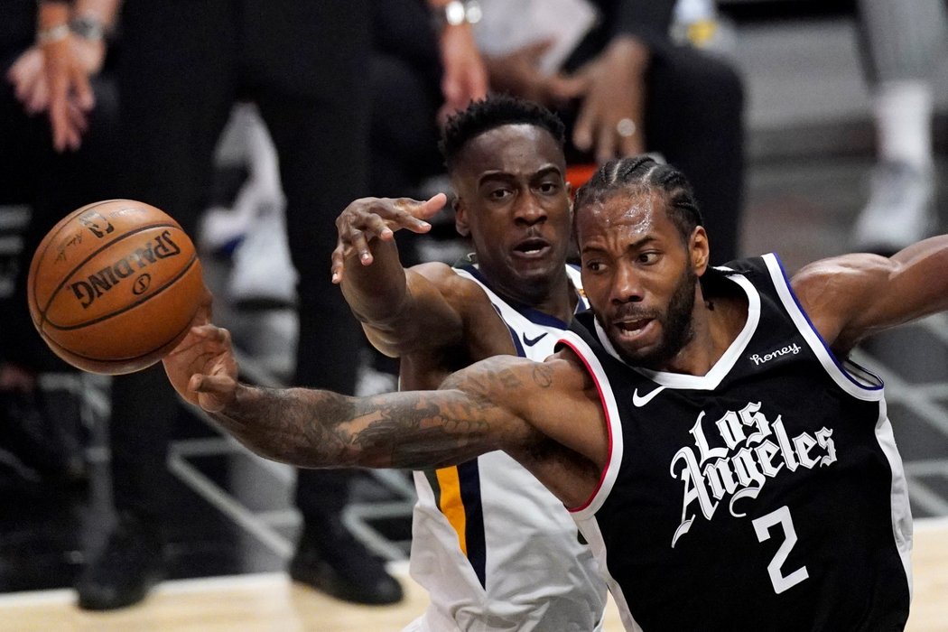 Hvězda Clippers Kawhi Leonard přispěl k výhře 34 body