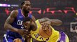 Los Angeles Lakers v prvním zápase letošní sezony proti Los Angeles Clippers