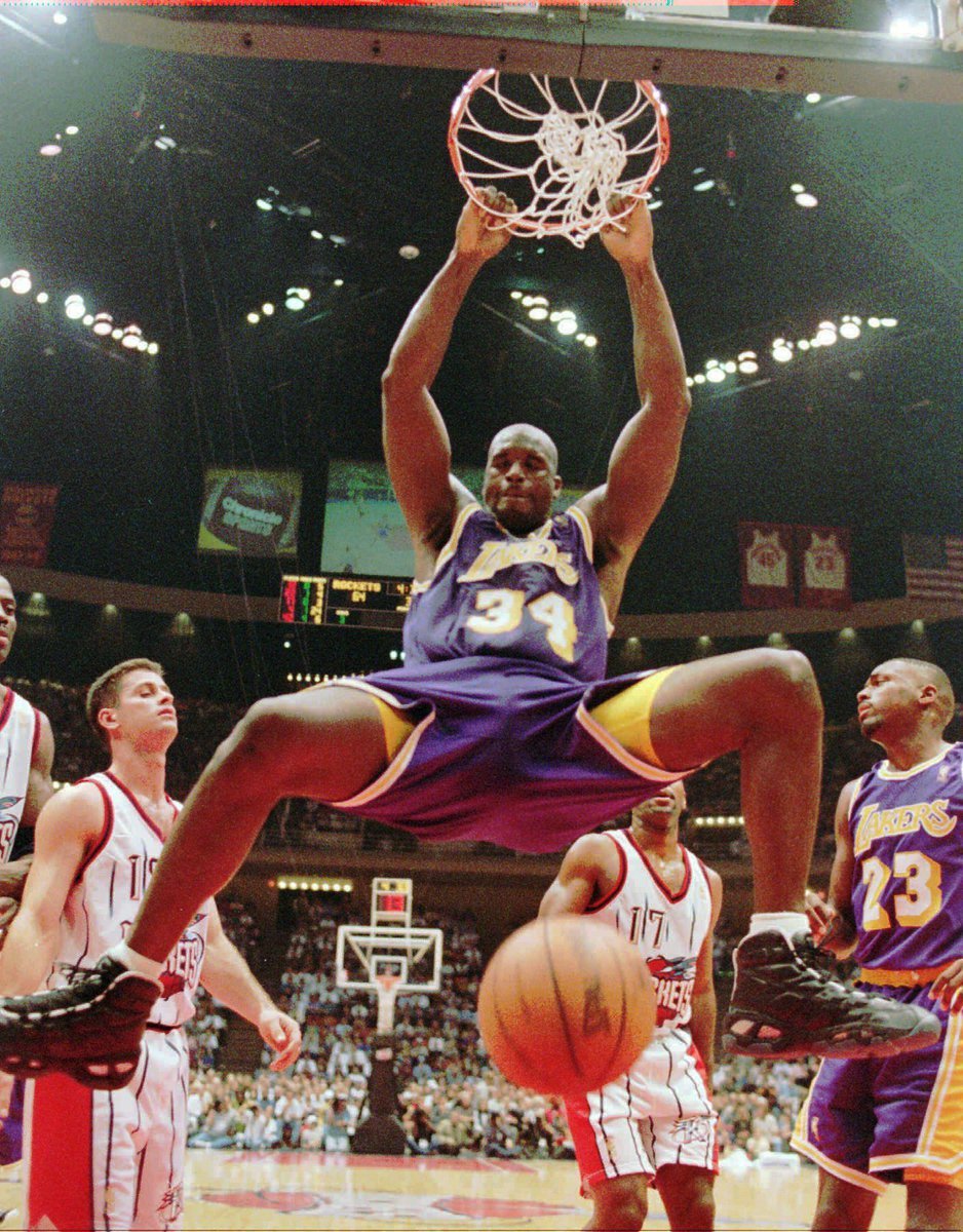 Shaquille O\\&#39;Neal v dresu Los Angeles Lakers v roce 1996