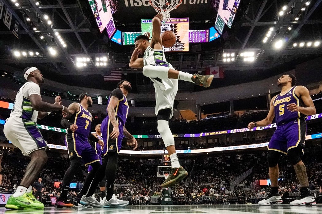 Giannis Antetokounmpo ovládl zápas svého Milwaukee proti Lakers