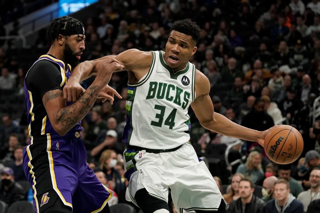 Giannis Antetokounmpo ovládl zápas svého Milwaukee proti Lakers