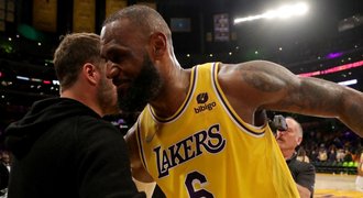 Famózní LeBron táhl Lakers. Nasázel 56 bodů, jde o jeho třetí nejlepší výkon