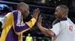 Kobe Bryant se hádá s rozhodčím po odpískání technického faulu