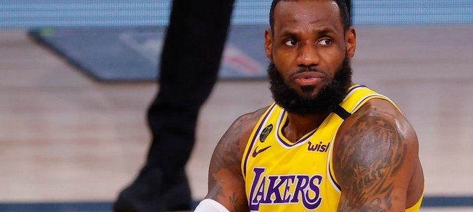 LeBron James podepsal novou smlouvu s Lakers