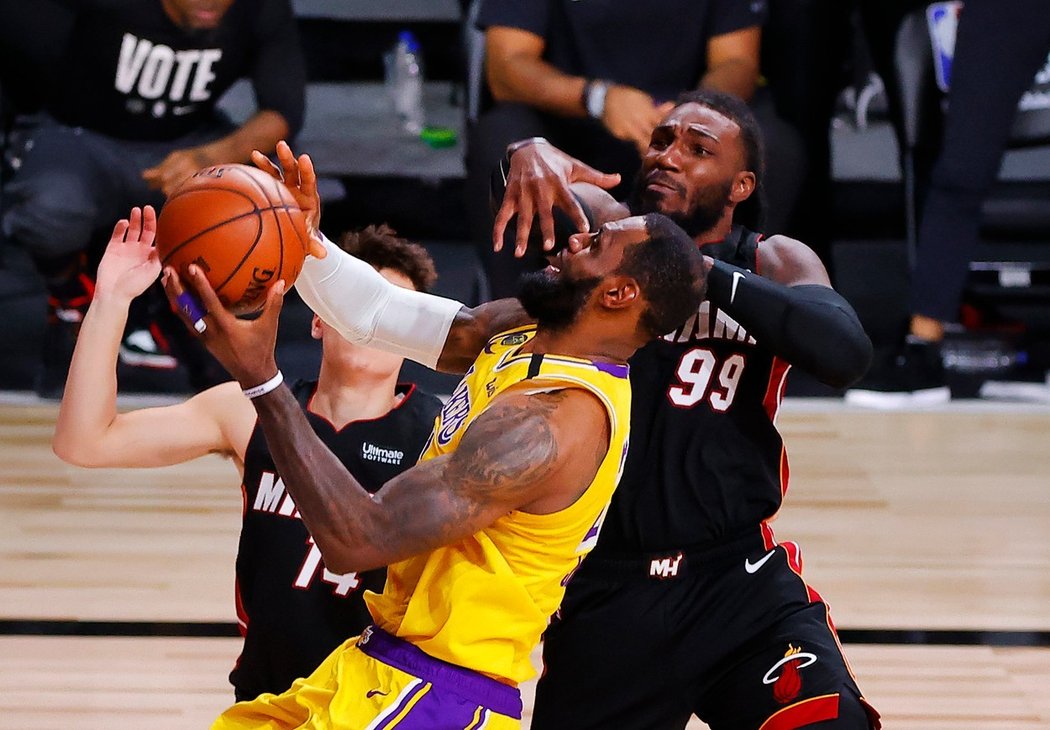 Lakers jsou výhru od titulu v NBA