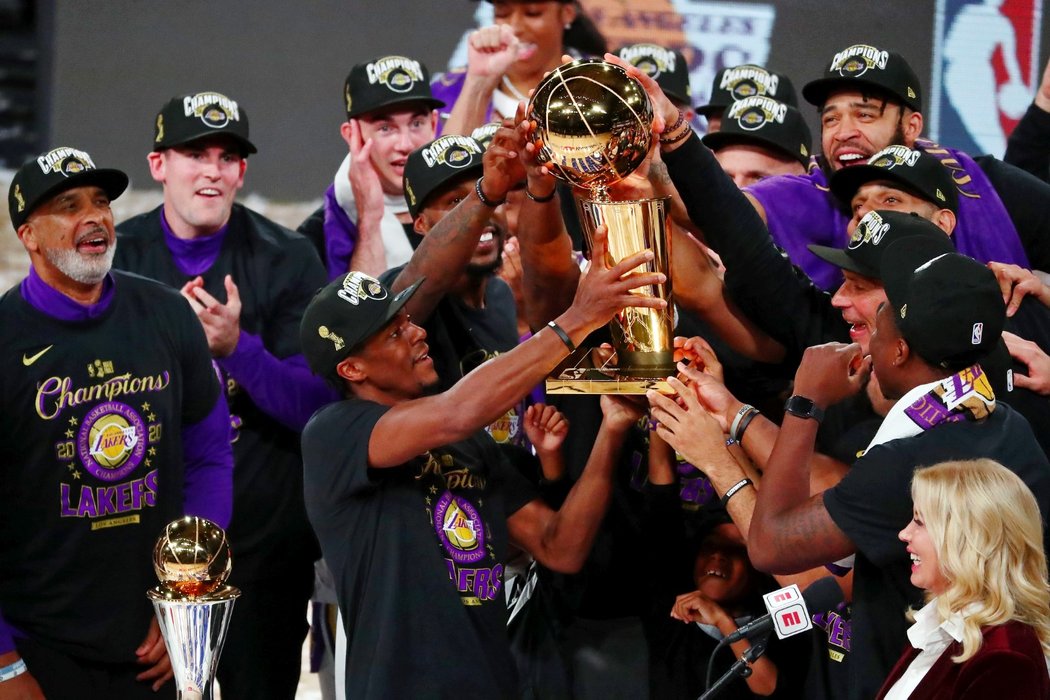 Basketbalisté Los Angeles Lakers získali 17. titul v NBA.