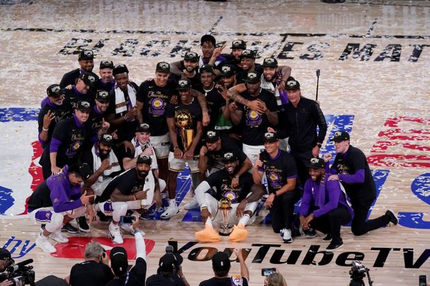 Obhájí Lakers titul? Obhájí Lakers titul?